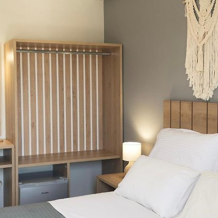 Rondo'S Hotel Himare Esterno foto