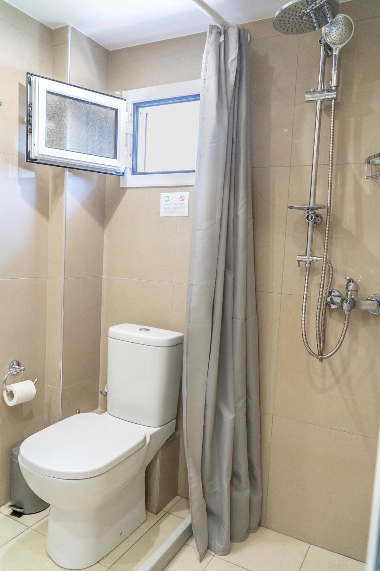 Rondo'S Hotel Himare Esterno foto
