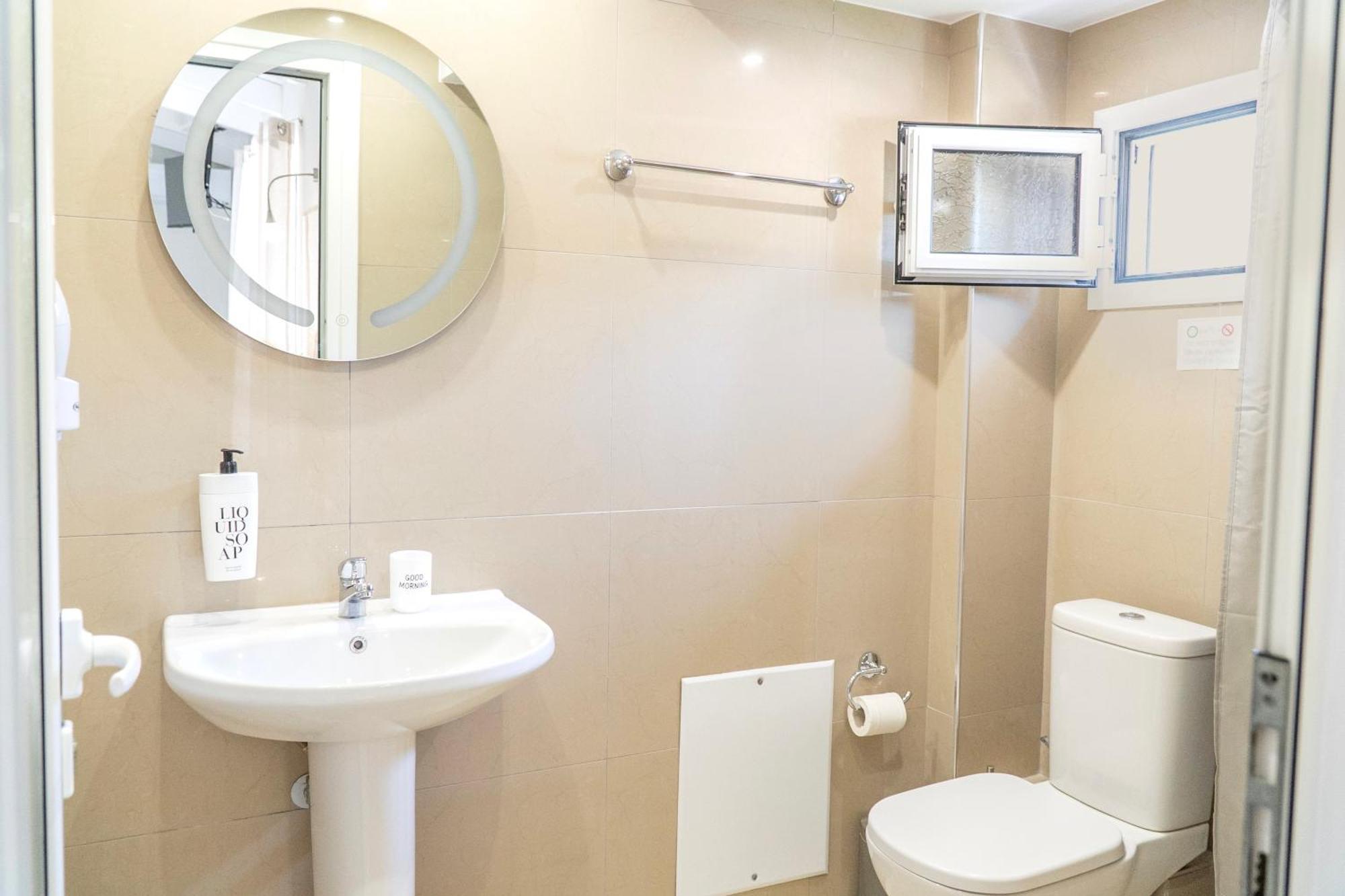 Rondo'S Hotel Himare Esterno foto