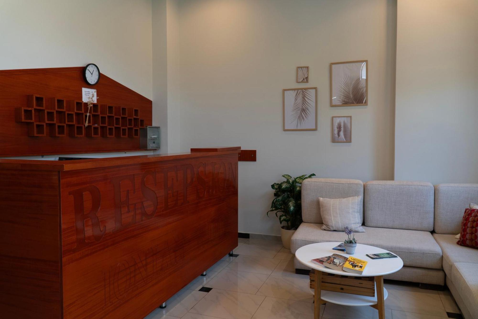 Rondo'S Hotel Himare Esterno foto