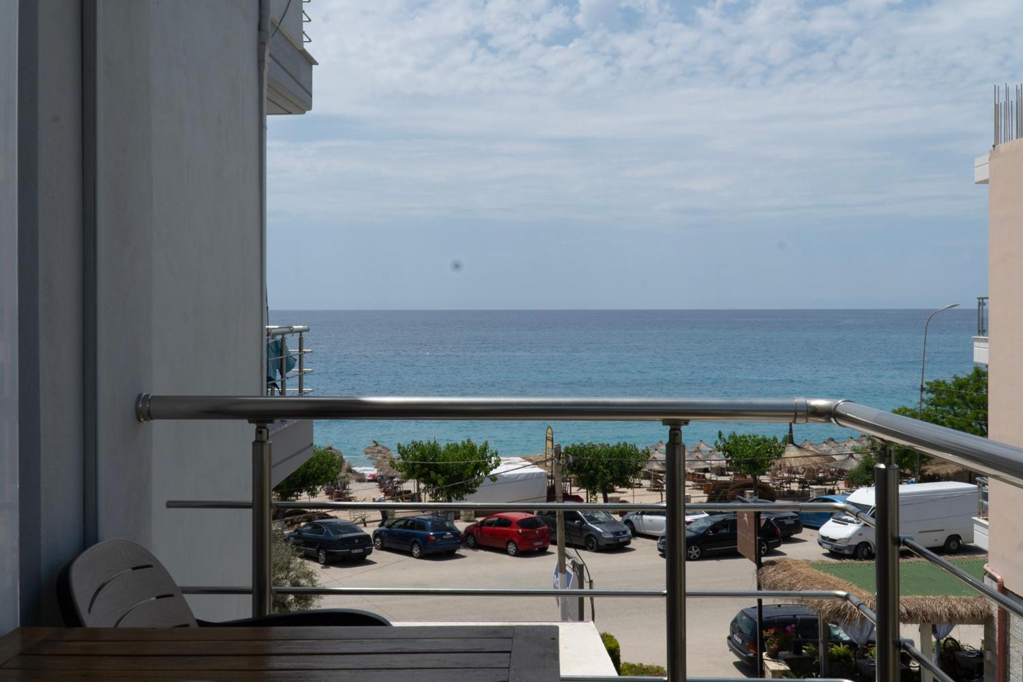 Rondo'S Hotel Himare Esterno foto