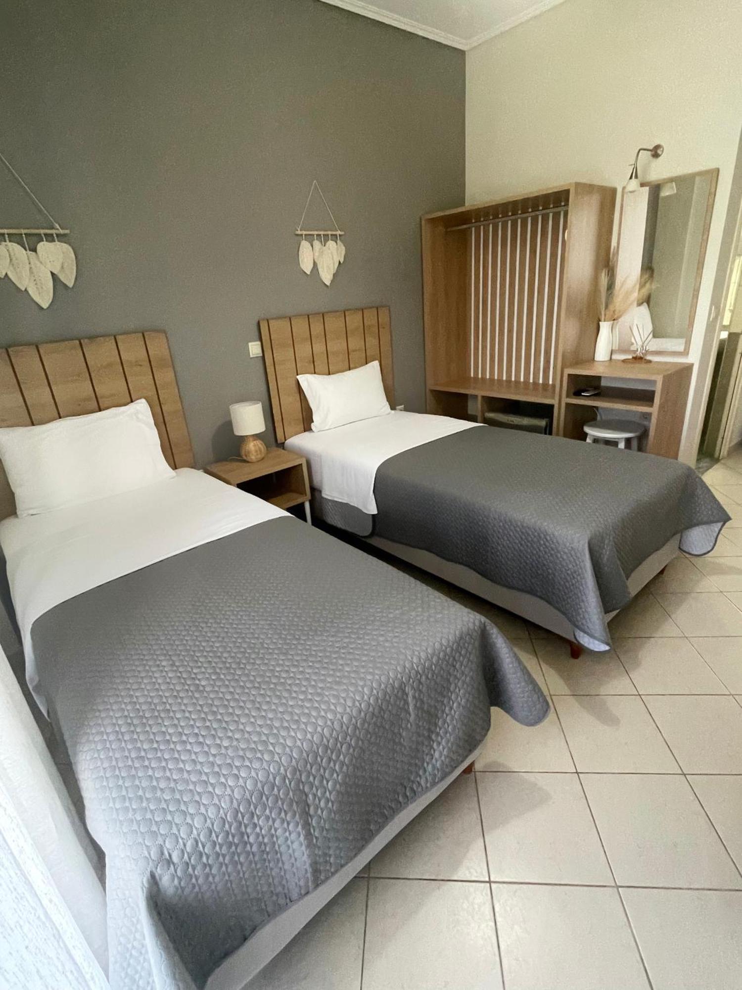 Rondo'S Hotel Himare Esterno foto