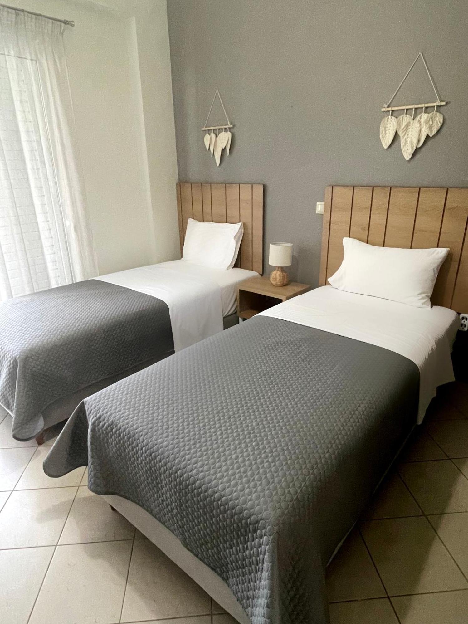 Rondo'S Hotel Himare Esterno foto