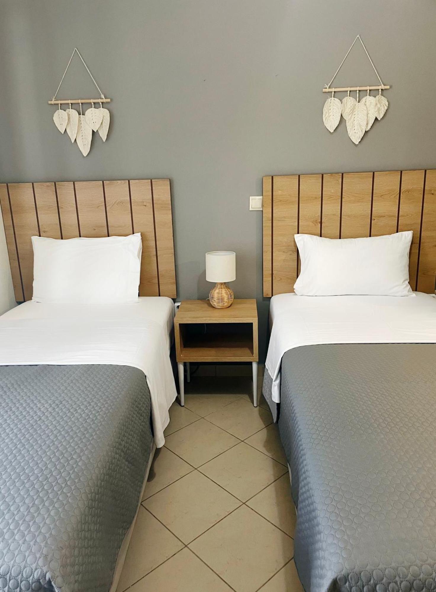 Rondo'S Hotel Himare Esterno foto