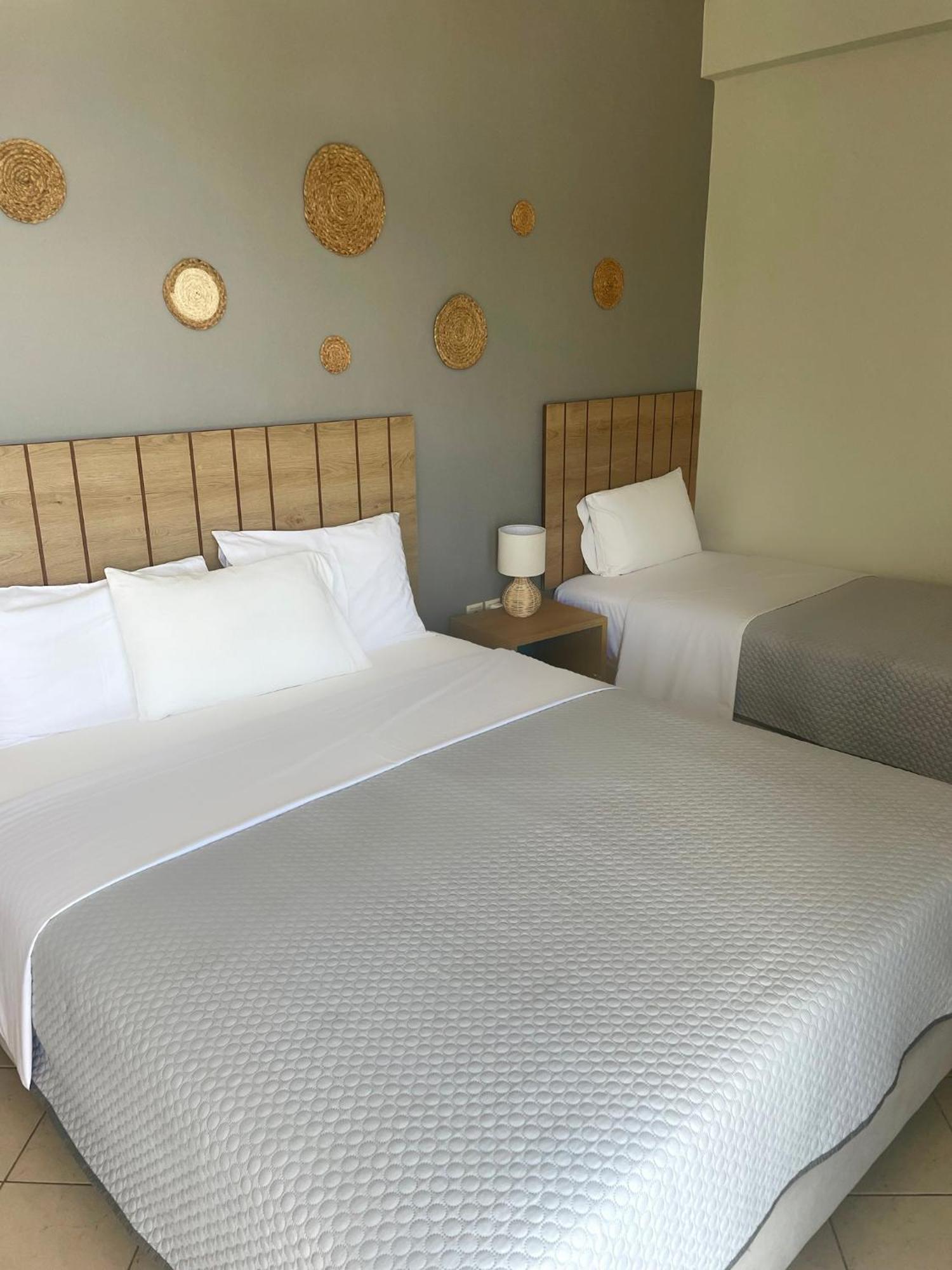 Rondo'S Hotel Himare Esterno foto