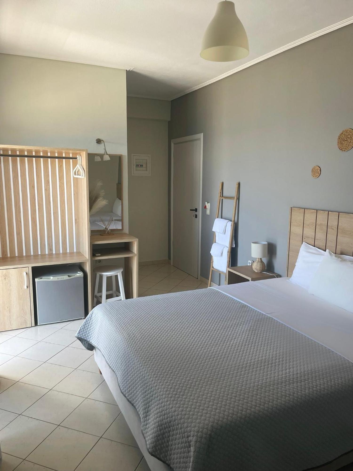 Rondo'S Hotel Himare Esterno foto