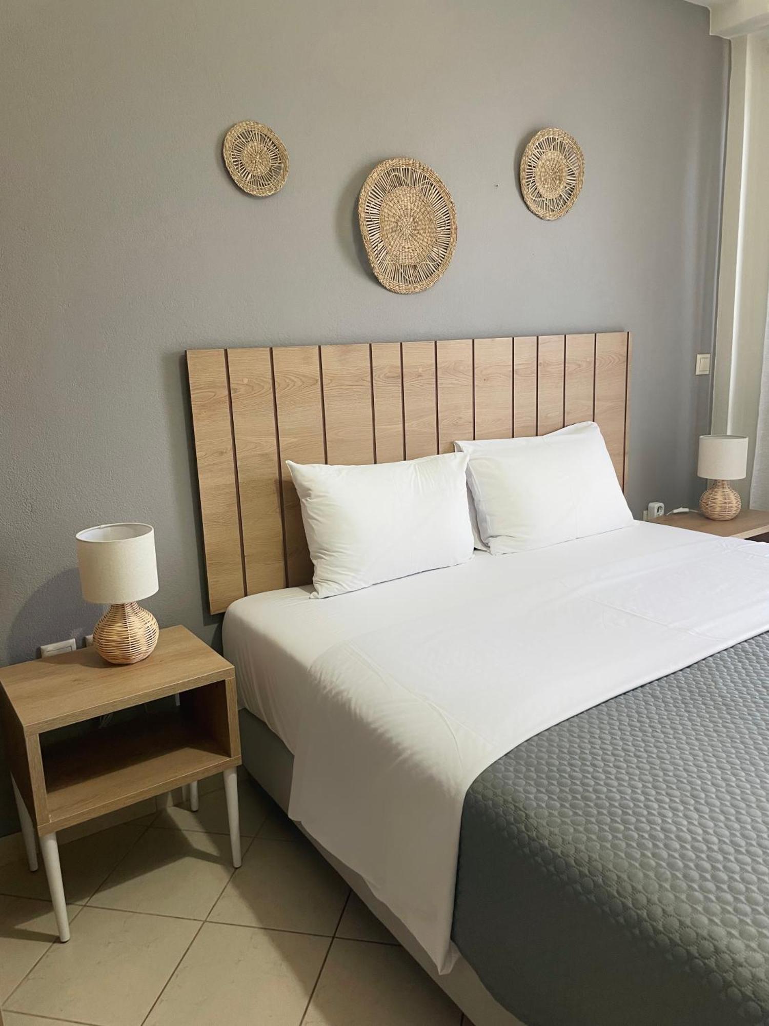 Rondo'S Hotel Himare Esterno foto