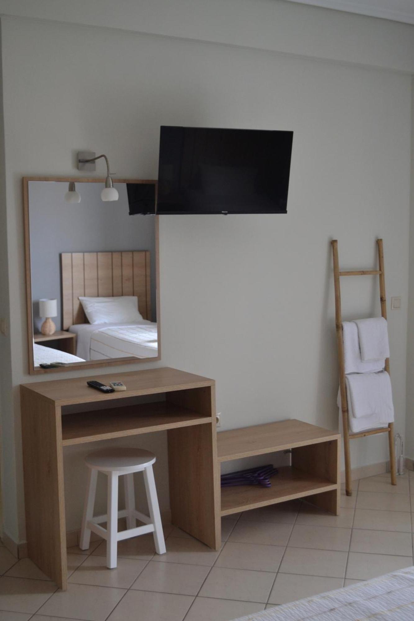Rondo'S Hotel Himare Esterno foto